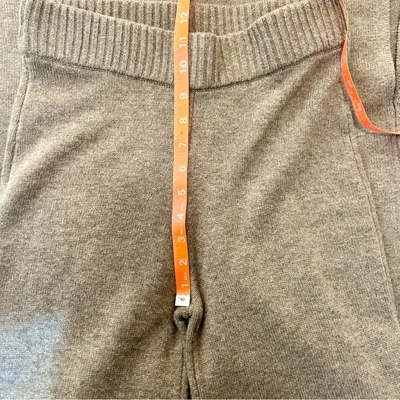 Gilly Hicks Women’s Taupe Brown Sweater Knit Straight Leg with Side Vent Pants - Picture 5 of 8